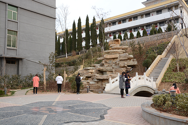 校园的早晨-商洛学院